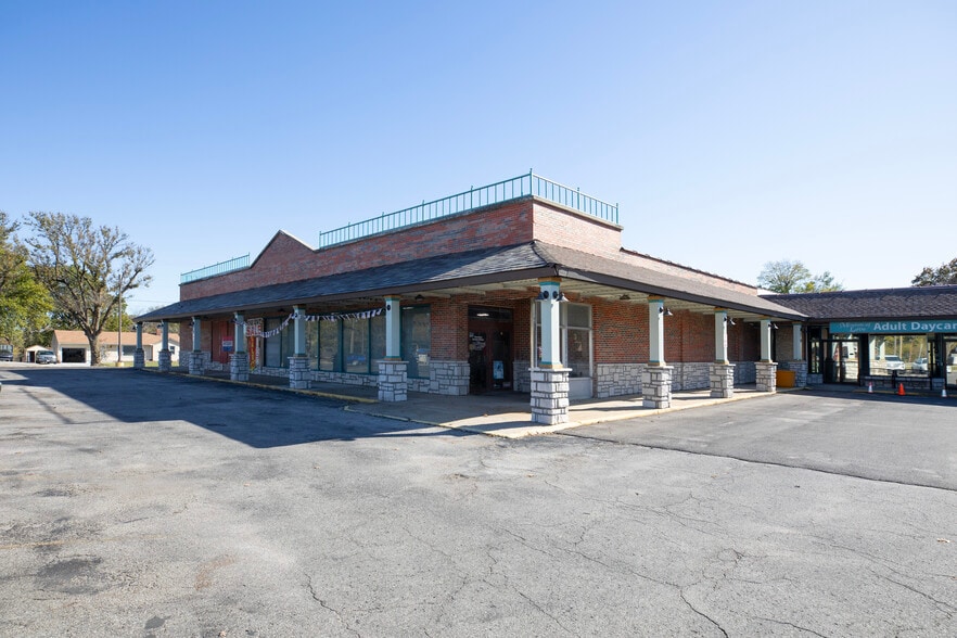 12023 E 47th St, Kansas City, MO for lease - Building Photo - Image 1 of 5