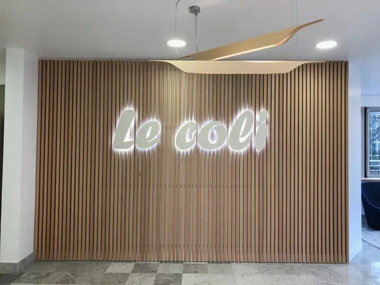 Bureau dans Vélizy-Villacoublay à louer - Hall d’entrée - Image 3 de 15
