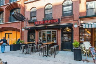 Plus de détails pour 70 University Pl, New York, NY - Commerce de détail à louer