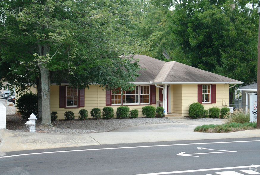 1216 Canton St, Roswell, GA à vendre - Photo principale - Image 1 de 1