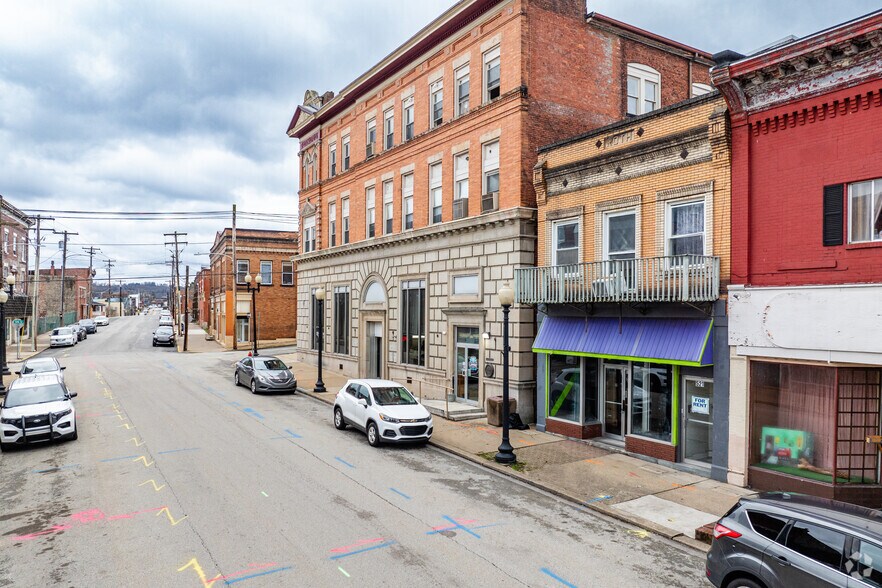 521 McKean Ave, Donora, PA à louer - Photo du bâtiment - Image 3 de 4
