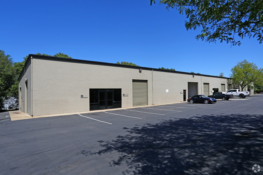 5859 Rosebud Ln, Sacramento, CA for lease - Building Photo - Image 2 of 25