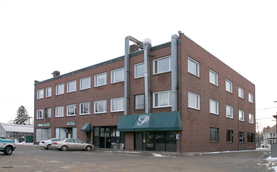 55-71 E Center St, Manchester, CT à louer - Photo du bâtiment - Image 3 de 21