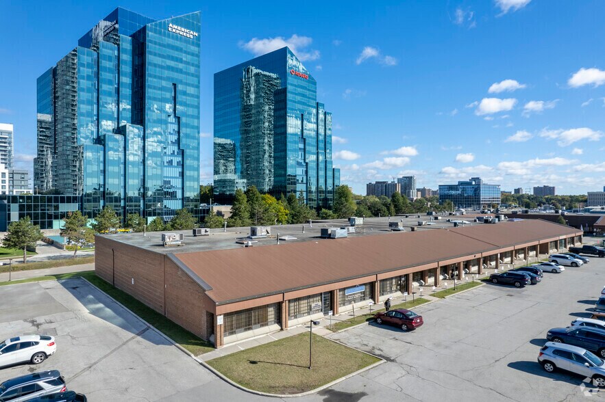 288 Consumers Rd, Toronto, ON à vendre - Photo du bâtiment - Image 2 de 6