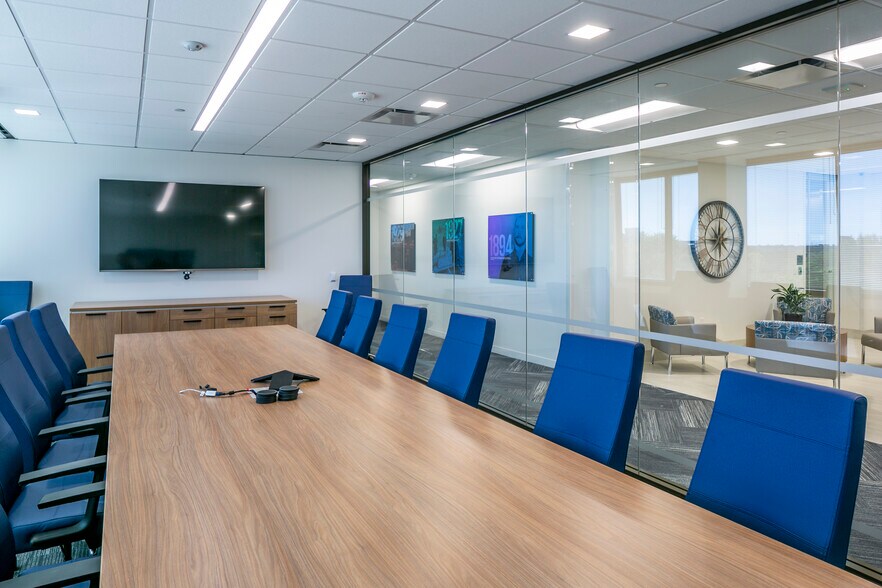 10497 Town & Country Way, Houston, TX à louer - Photo intérieure - Image 2 de 16