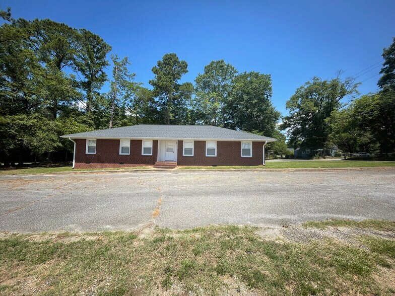 203 N Hamilton St, Williamston, SC à vendre - Photo du bâtiment - Image 1 de 9