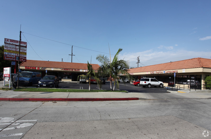 10530-10550 Long Beach Blvd, Lynwood, CA for sale - Primary Photo - Image 1 of 1