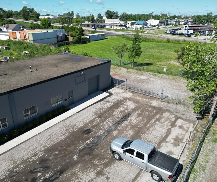 1133 Vanier Rd, Sarnia, ON à vendre - Photo principale - Image 1 de 1