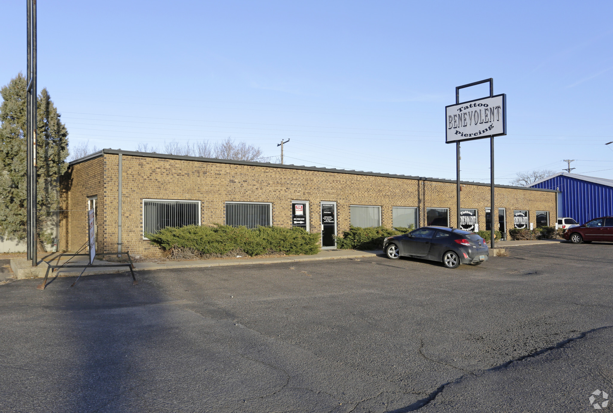 3202-3206 Memorial Hwy, Mandan, ND for sale Primary Photo- Image 1 of 1