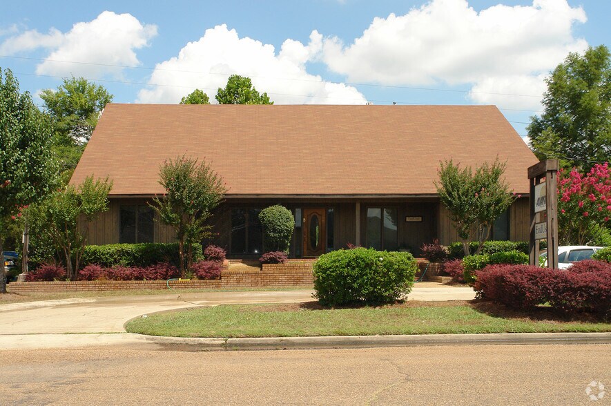 3 Lakeland Cir, Jackson, MS à vendre - Photo du bâtiment - Image 2 de 9