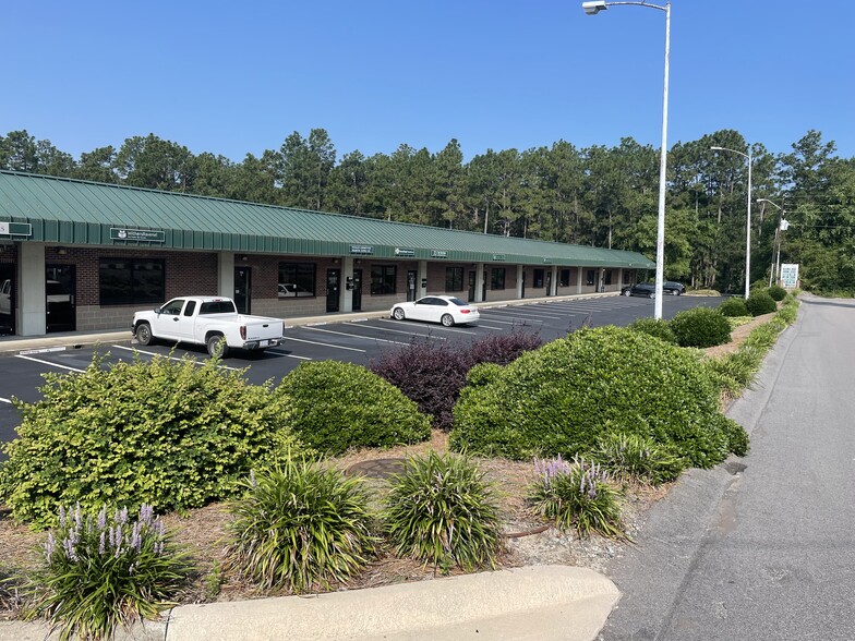 340 Commerce Ave, Southern Pines, NC for lease - Building Photo - Image 3 of 7