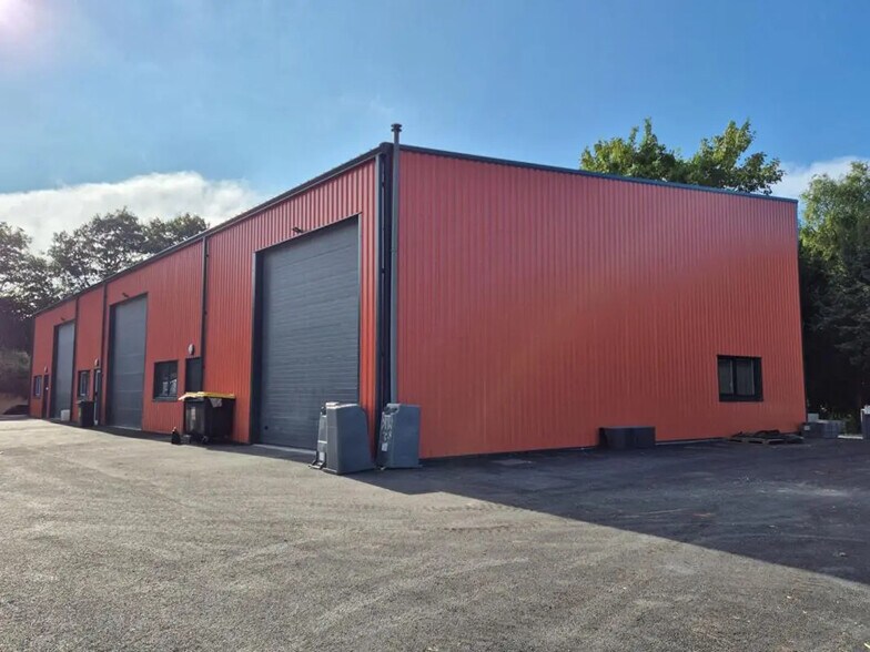 Industrial in Lorient for sale - Building Photo - Image 2 of 5
