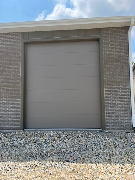 730 Jefferson St, Lake Mills, WI à vendre - Photo du bâtiment - Image 2 de 9