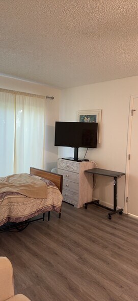 3218 Mira Mesa Ave, Oceanside, CA à vendre - Photo intérieure - Image 3 de 4