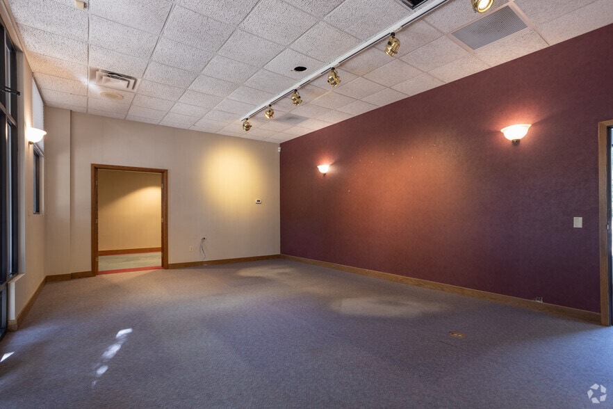 2356-2370 Science Pky, Okemos, MI for lease - Interior Photo - Image 2 of 32