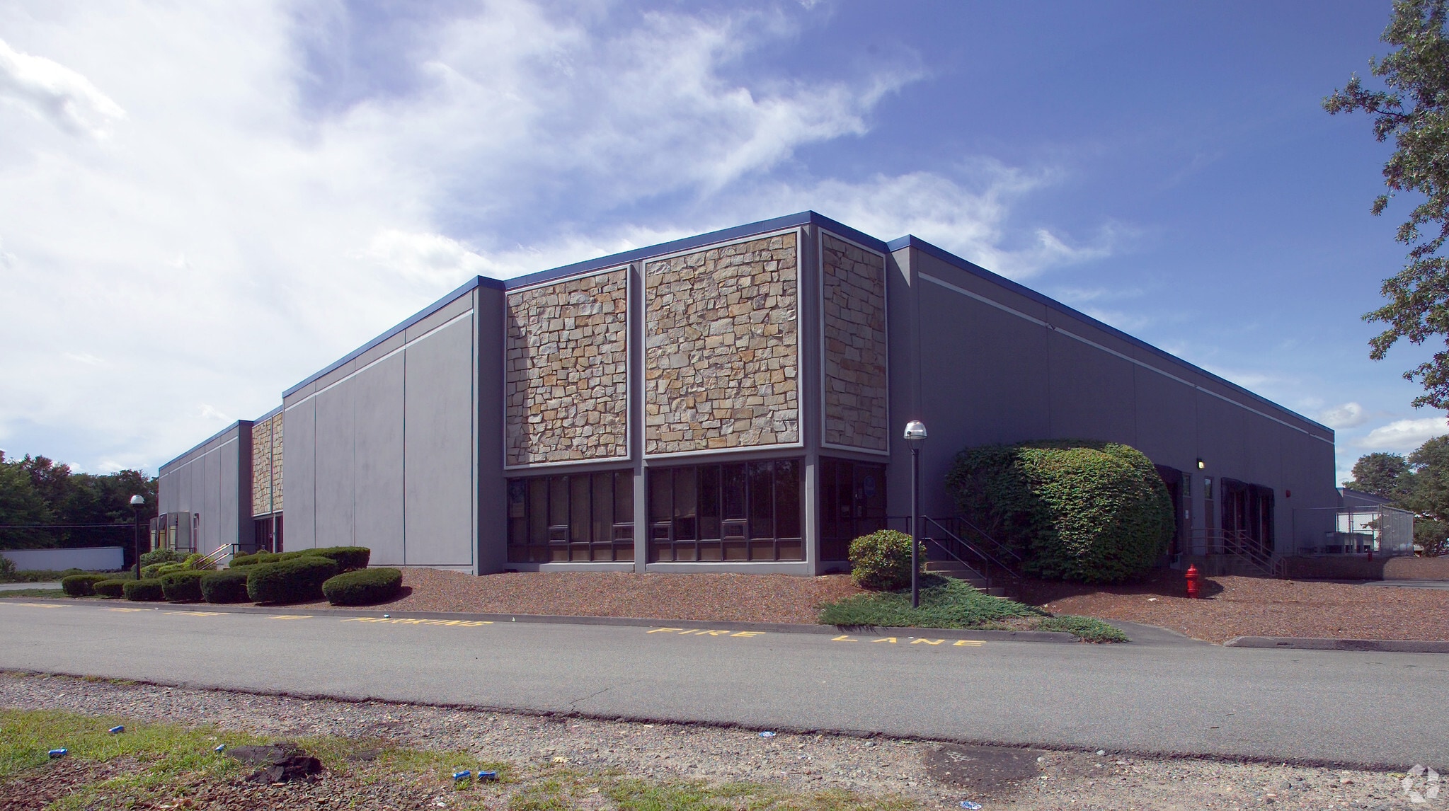 31 Suffolk Rd, Mansfield, MA for lease Primary Photo- Image 1 of 9