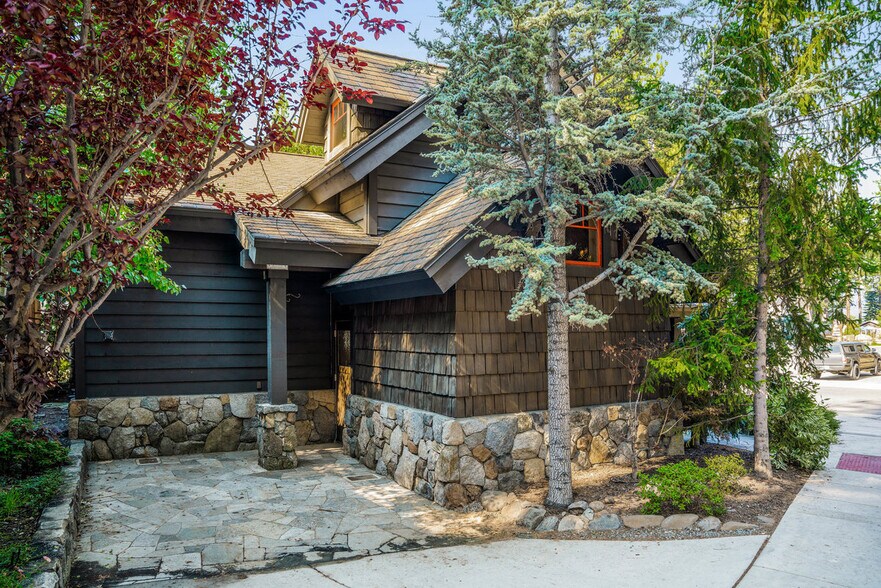 8703 North Lake Blvd Blvd, Kings Beach, CA à vendre - Photo du bâtiment - Image 2 de 52
