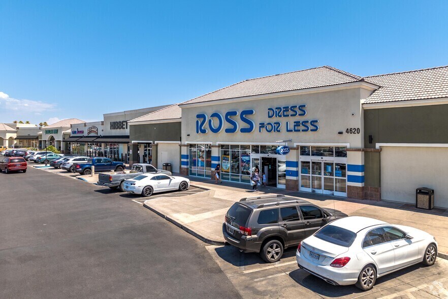 4604-4798 W Sahara Ave, Las Vegas, NV à louer - Photo du bâtiment - Image 3 de 17