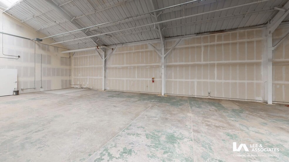 1345-1355 Orizaba Ave, Long Beach, Long Beach, CA for lease - Building Photo - Image 3 of 12