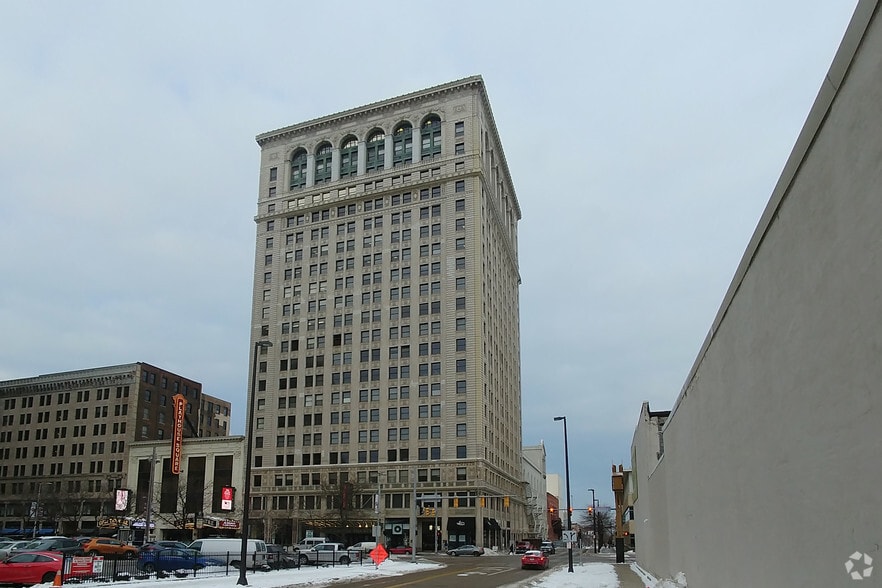 1621 Euclid Ave, Cleveland, OH for lease - Building Photo - Image 3 of 11