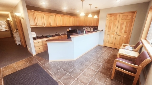 558-572 Bavaria Ln S, Chaska, MN for sale - Interior Photo - Image 3 of 6