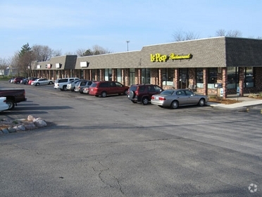 7501 N University St, Peoria, IL for lease - Building Photo - Image 2 of 28