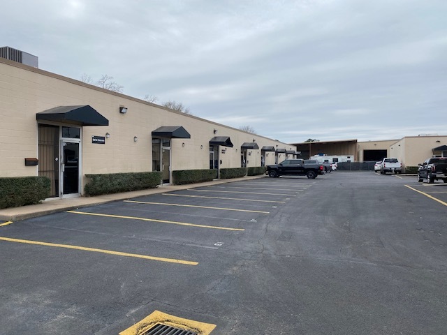 3511 Pinemont Dr, Houston, TX for lease - Building Photo - Image 2 of 4