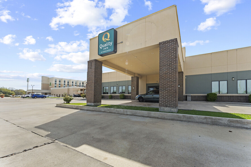 Quality Inn Baton Rouge East I-12 portefeuille de 2 propriétés à vendre sur LoopNet.ca - Photo du b timent - Image 1 de 31