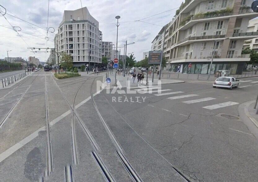 Commerce de détail dans Lyon à louer - Photo du bâtiment - Image 3 de 3