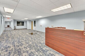 2200 Fletcher Ave, Fort Lee, NJ for lease Interior Photo- Image 2 of 6
