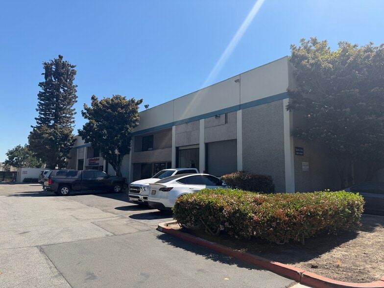 11130-11150 Business Cir, Cerritos, CA for lease - Building Photo - Image 2 of 9