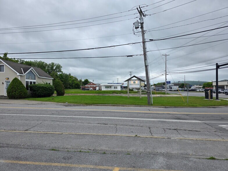 67 US Route 7 S, Rutland Town, VT à vendre - Photo du bâtiment - Image 2 de 4
