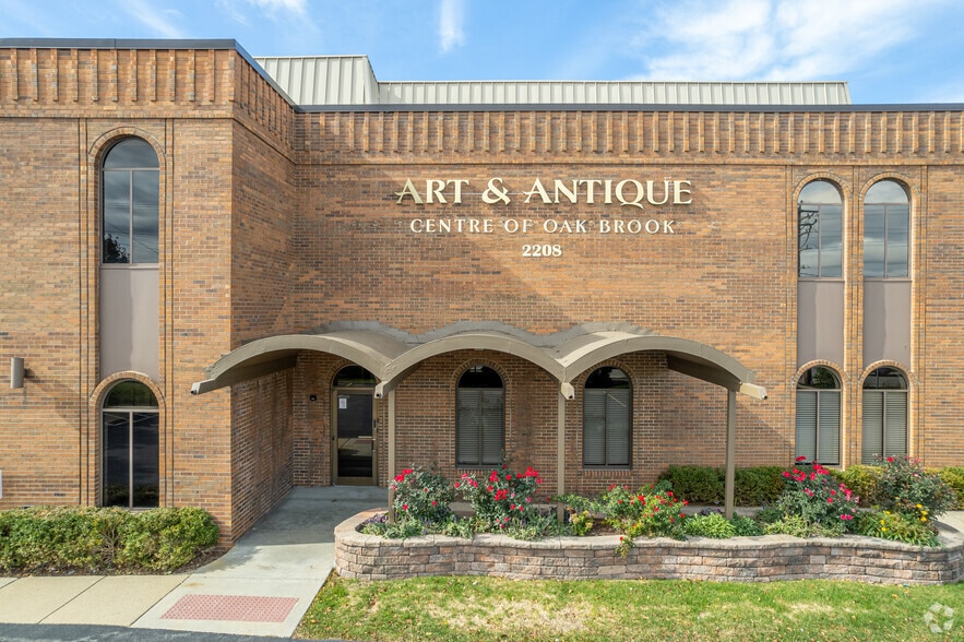 2208 Midwest Rd, Oak Brook, IL for lease - Building Photo - Image 2 of 9