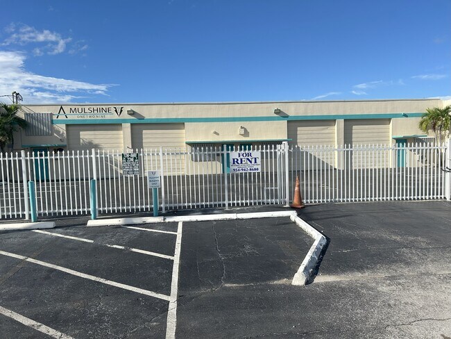 Plus de détails pour 8891-8897 SW 129th Ter, Miami, FL - Industriel à louer