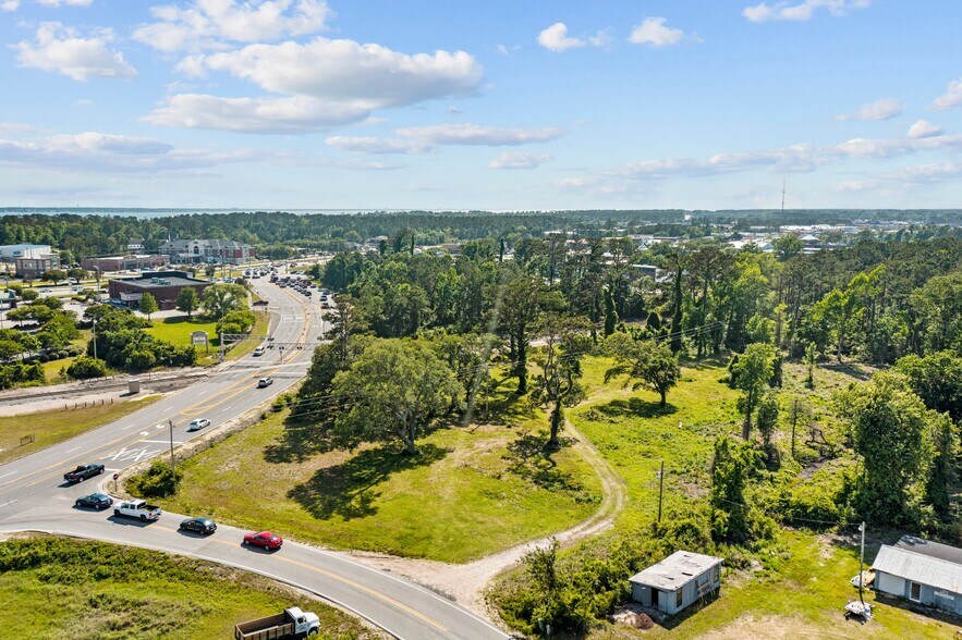 105 Gloria Dawn, Morehead City, NC à vendre - Photo principale - Image 1 de 22