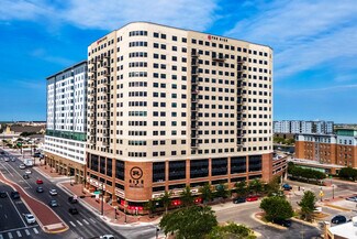 Plus de détails pour 717 University Dr, College Station, TX - Commerce de détail à louer