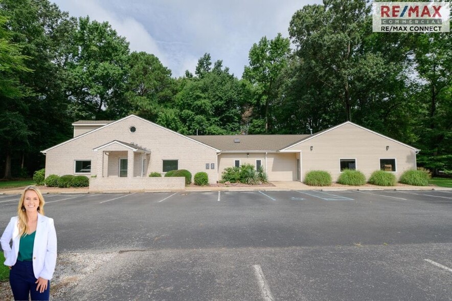 3440 Hampton Hwy, Yorktown, VA for sale - Primary Photo - Image 1 of 49
