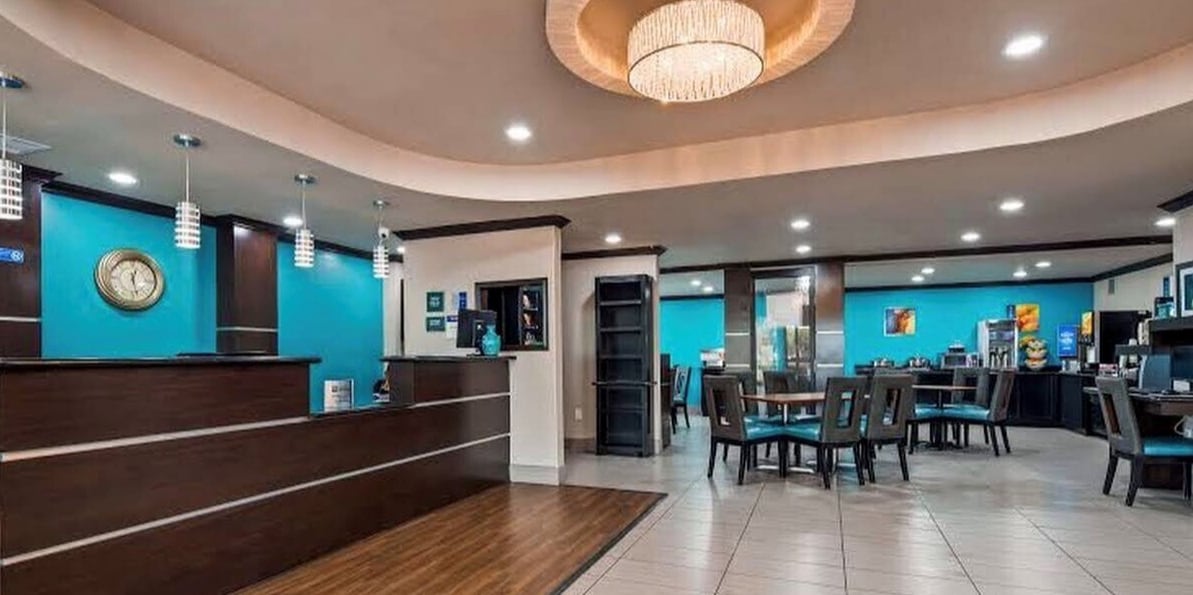 889 W Bay Area Blvd, Webster, TX for sale Primary Photo- Image 1 of 30