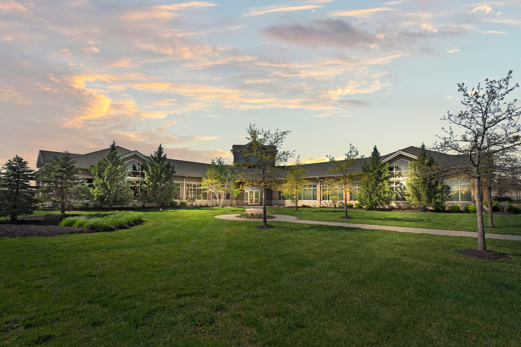 5015 NW Canal St, Riverside, MO à louer Photo du bâtiment- Image 1 de 11