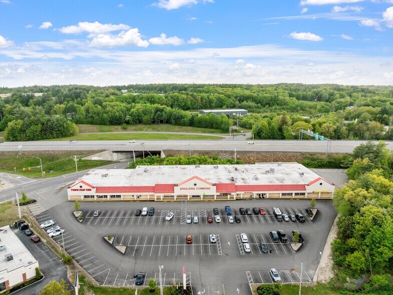 306 N Main St, Rochester, NH à louer - Photo du bâtiment - Image 2 de 11