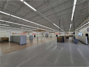 4208 E Blue Grass Rd, Mount Pleasant, MI for lease Interior Photo- Image 1 of 3