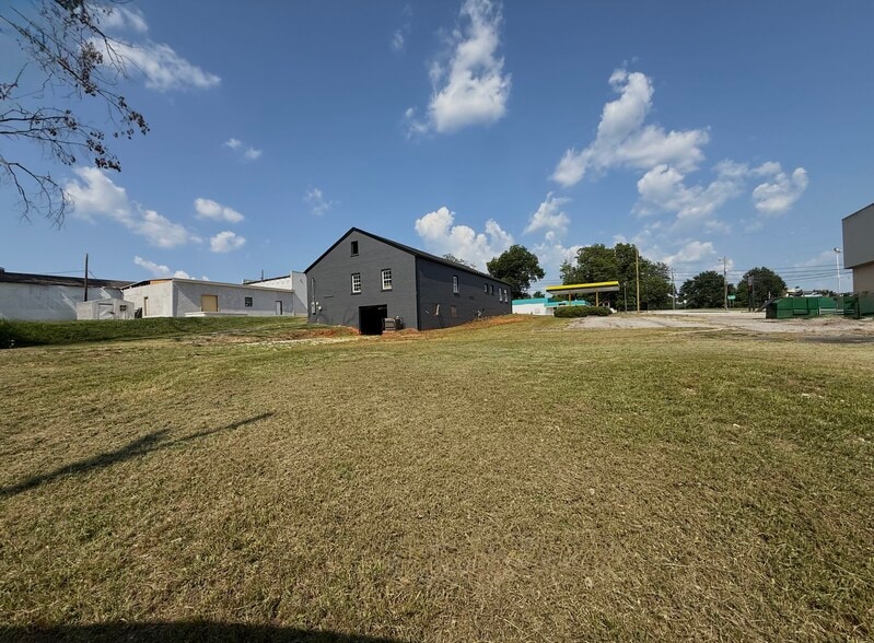 180 John B White SR Blvd, Spartanburg, SC for sale - Primary Photo - Image 1 of 5