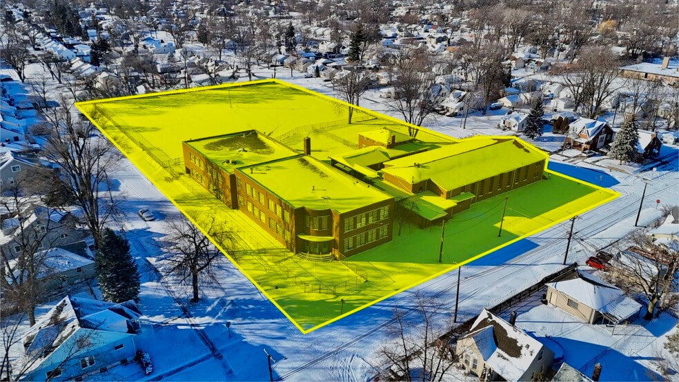 26123 McDonald St, Dearborn Heights, MI for sale - Primary Photo - Image 1 of 11