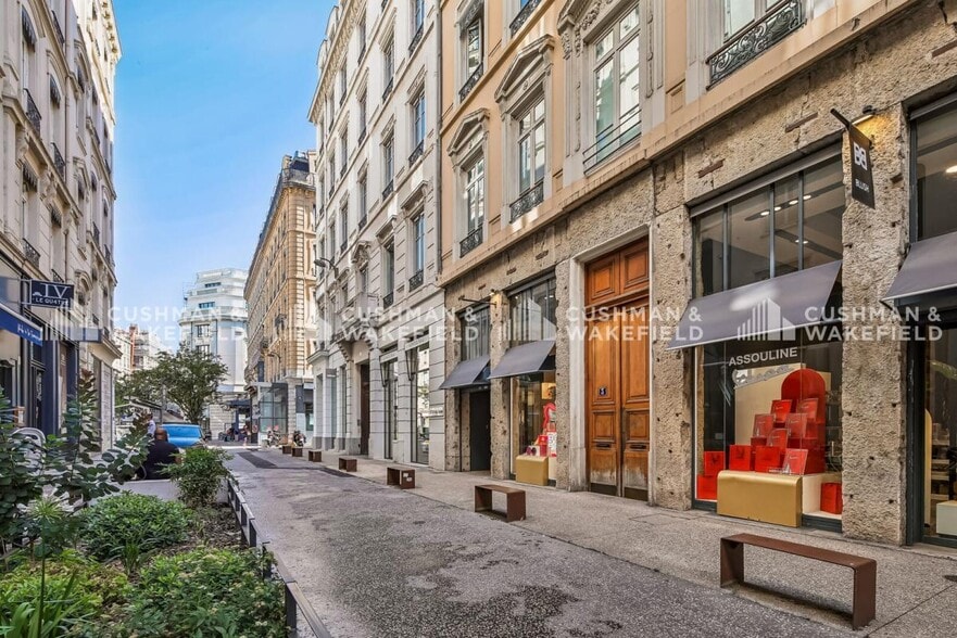 1 Rue Des Quatre Chapeaux, Lyon à louer - Photo du bâtiment - Image 3 de 14