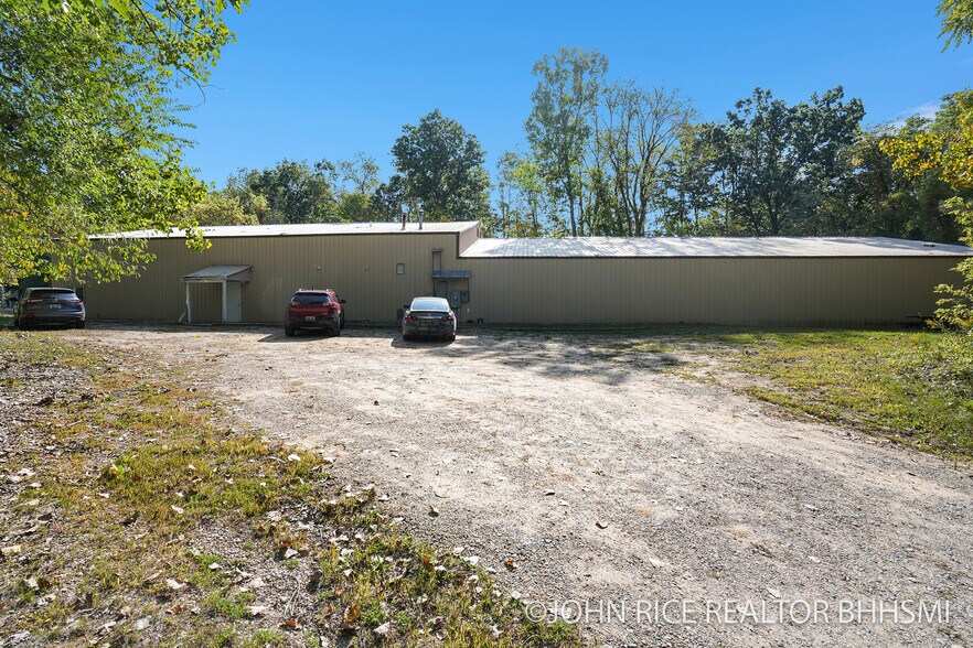 1900 W Main St, Ionia, MI à vendre - Photo du bâtiment - Image 2 de 5