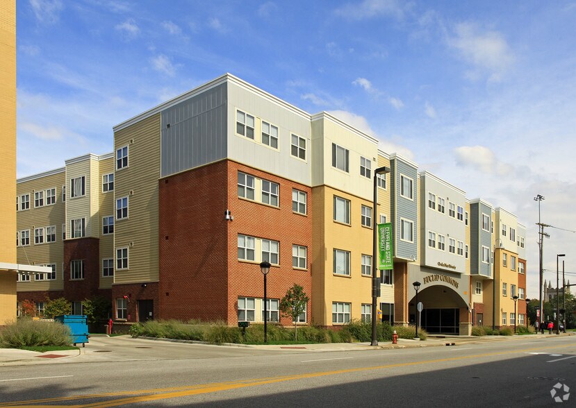 2450 Euclid Ave, Cleveland, OH à louer - Photo principale - Image 1 de 3