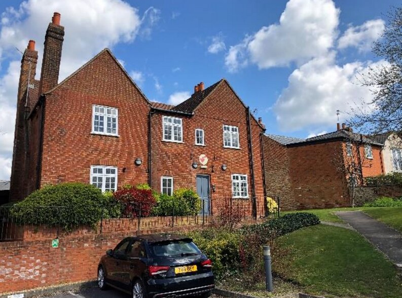 55 High St, Reading à louer - Photo du bâtiment - Image 2 de 2