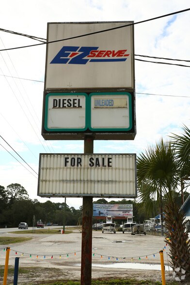 1306 Coastal Hwy, Panacea, FL à vendre - Photo du bâtiment - Image 2 de 3