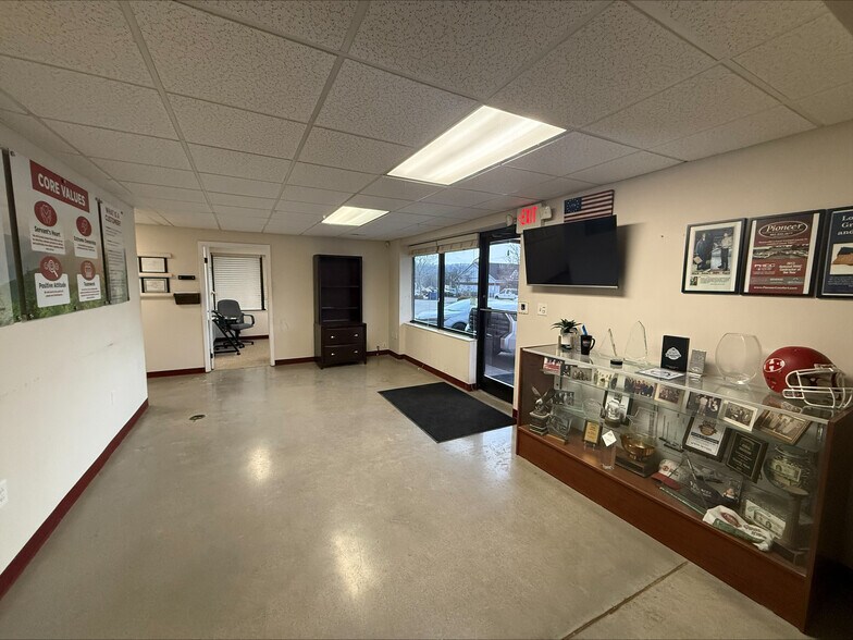 4604 Mill Branch Ln, Knoxville, TN à vendre - Photo du bâtiment - Image 2 de 8