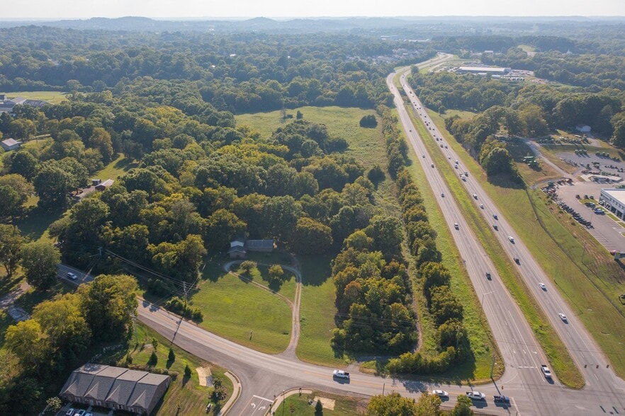 231 Theta Pike, Columbia, TN à vendre - Photo du bâtiment - Image 2 de 25